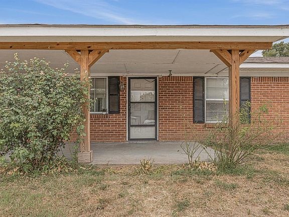 2nd image of 206 Cedar Cir
