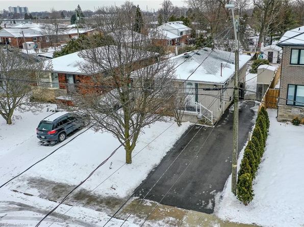 11 Maitland Ave, Hamilton, ON L9A 3J4