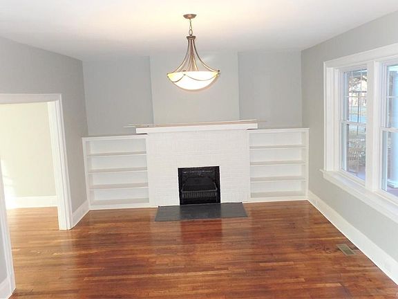 5th image of 2413 Rosewood Ave