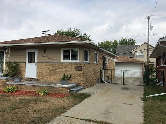4th image of 22413 Millenbach St
