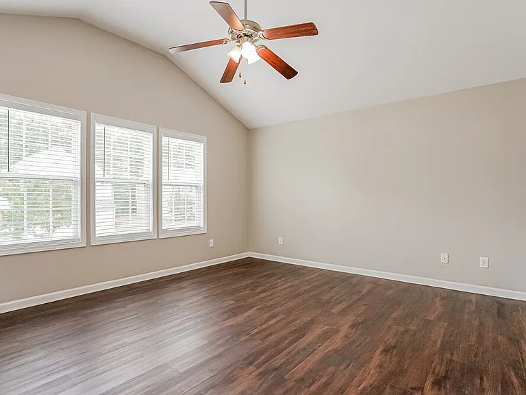 2323 King Malcolm Ln — Photo 10