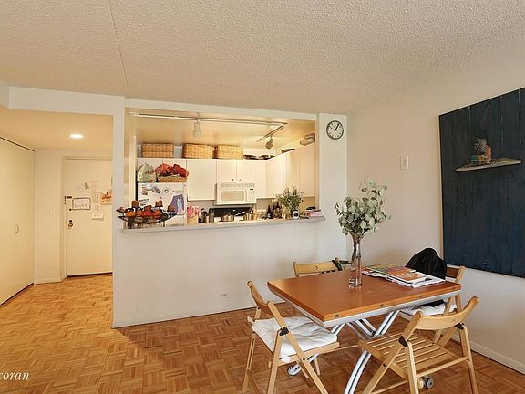 4th image of 600 Columbus Ave APT 7N