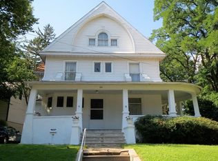 515 E 2nd St, Dixon, IL 61021