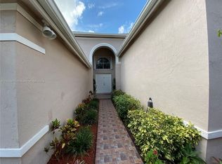 (Undisclosed Address), Fort Lauderdale, FL 33326