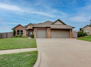 9124 NW 90th Cir, Yukon, OK 73099