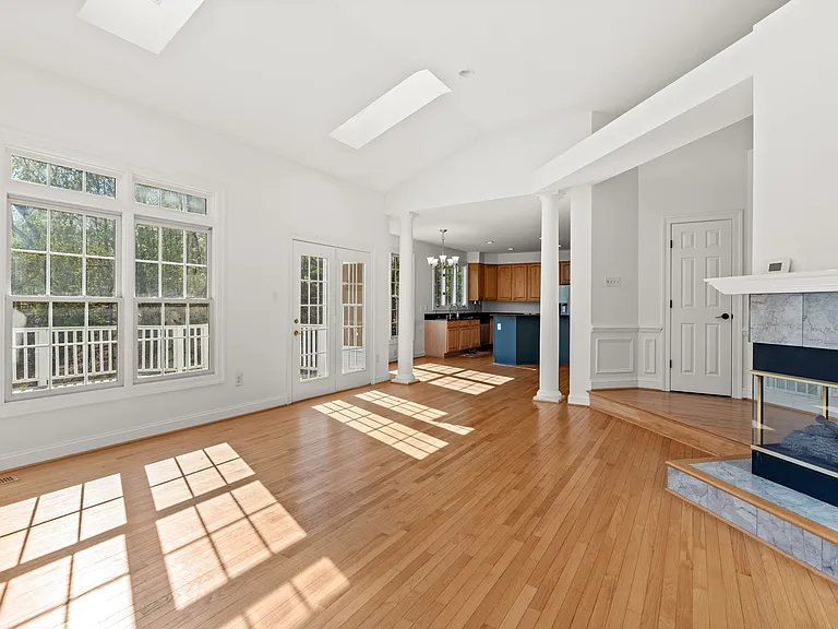 14216 Cervantes Ave — Photo 27