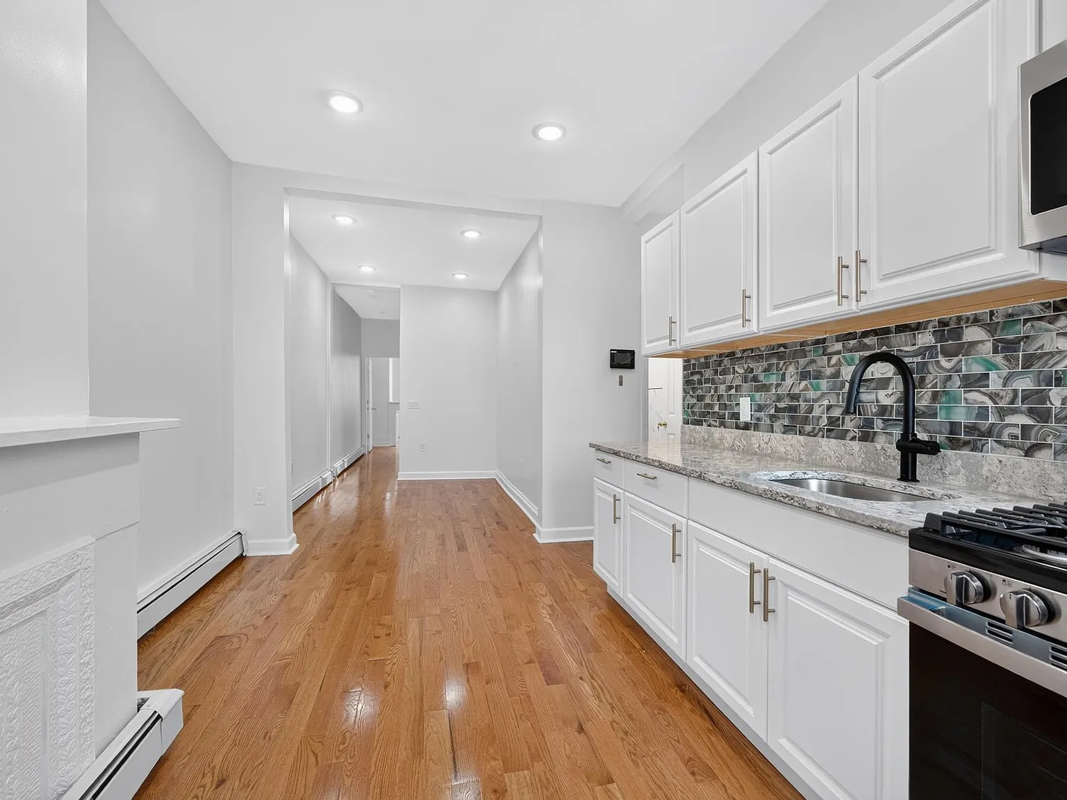 3 bed, 2.0 bath, $3,800 — Photo 4