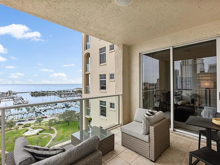 100 Beach Dr NE #1501 — Photo 30