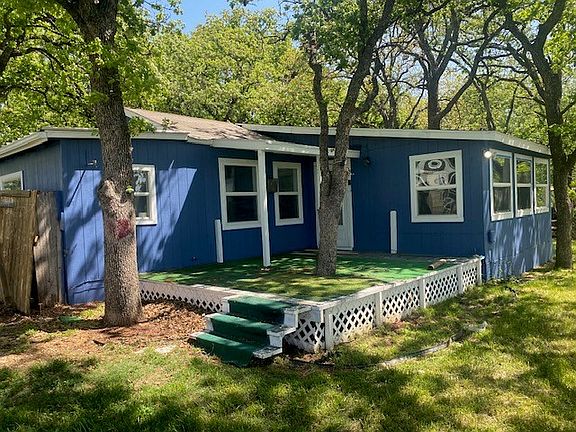 3rd image of 423 Shady Ln