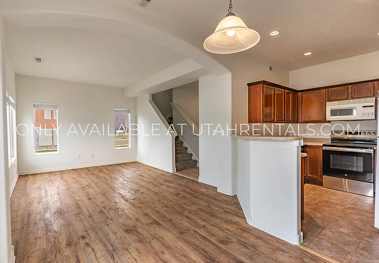 211 Greenfield Cir #150 — Photo 9
