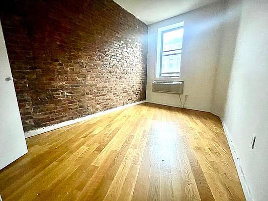 3rd image of 17 Spencer Pl #2L