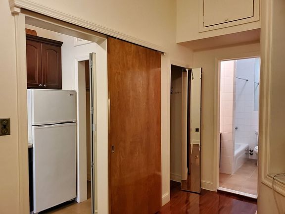 5th image of 72 W 105th St #1A