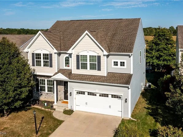 9088 Stonegate Cir, North Ridgeville, OH 44039