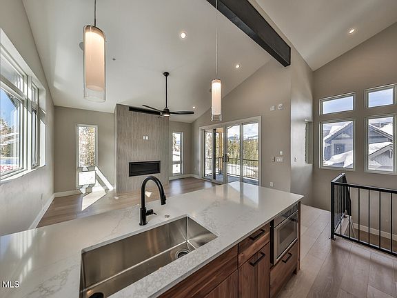 2nd image of 386 Lake Trail