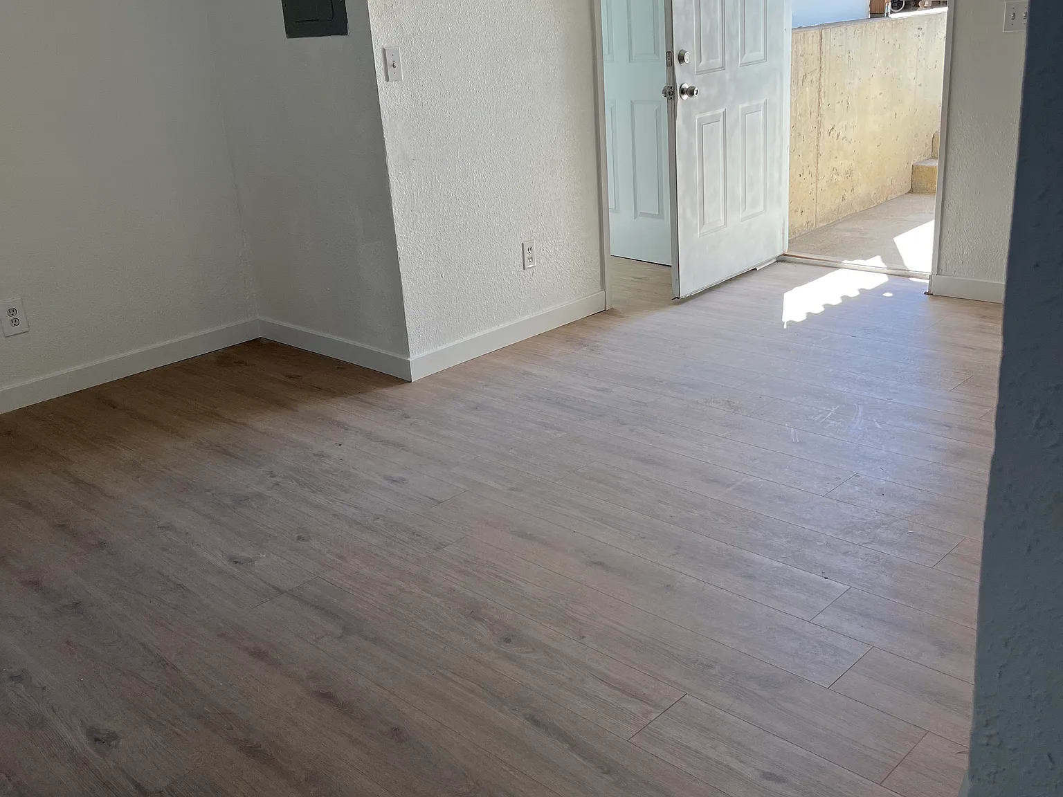 3 bed, 800 sqft, $1,200 — Photo 3