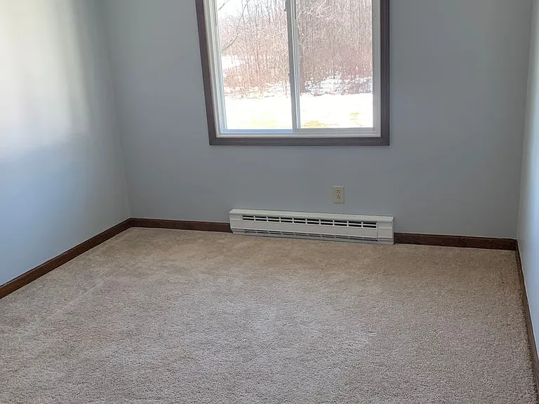 Tudor Heights Apartments — Photo 20