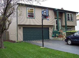 1109 Bramble Ave, Bolingbrook, IL 60490