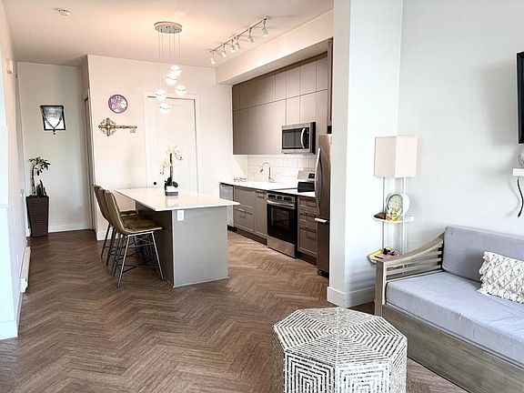 3rd image of 17578 57a Ave #103