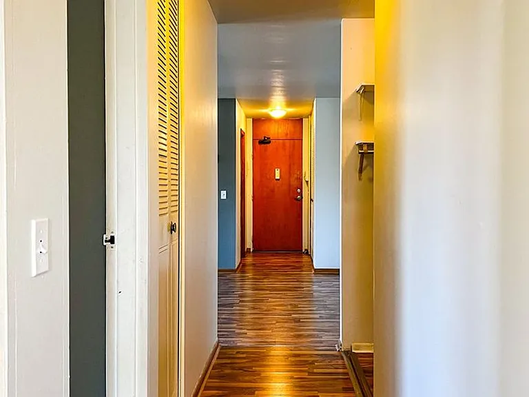 Discover Your Dream Home at Aquilla Park Apartments - Pet-Friendly Living in St. Louis Park! — Photo 6
