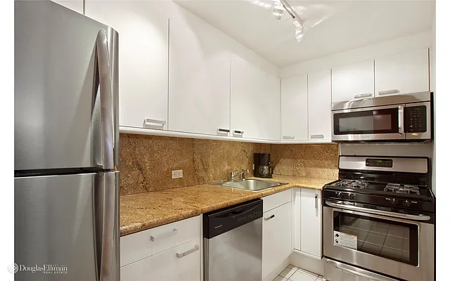 Sold by Douglas Elliman | media 16