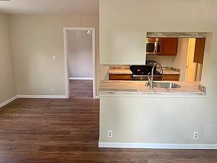 1st image of 125 E Center Ave