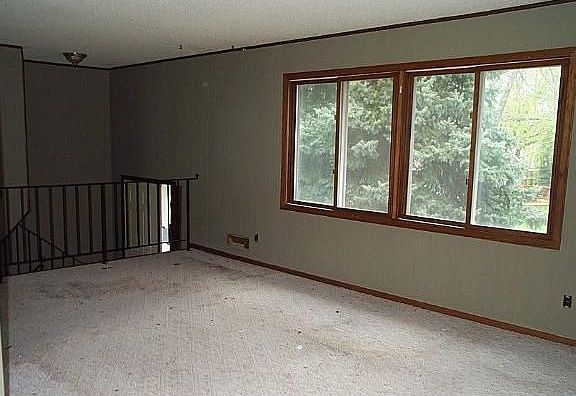 4th image of 2105 6th St N