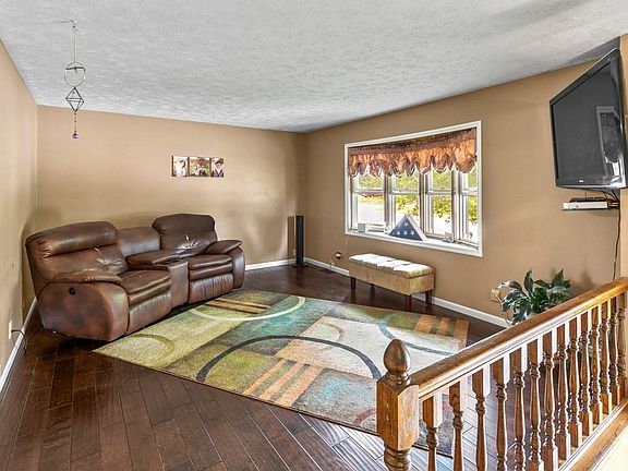 5th image of 9013 Park View Blvd