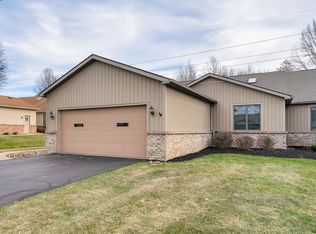 1131 Shadowridge Dr, Niles, OH 44446