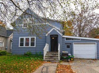 1014 Stuart St, Green Bay, WI 54301
