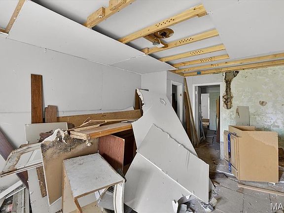 5th image of 3451-53 S Grand Blvd