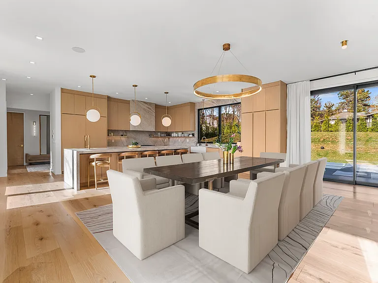 307 Montauk Hwy — Photo 13