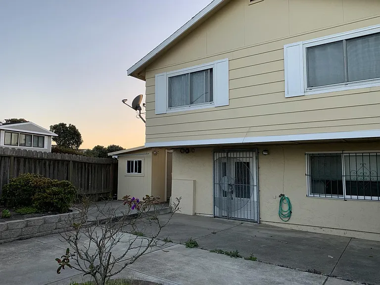 57 Lycett Cir #A — Photo 7