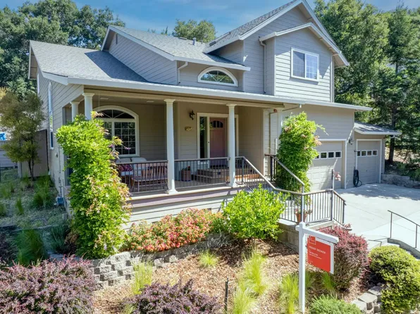 230 Clear Ridge Drive, Healdsburg, CA 95448