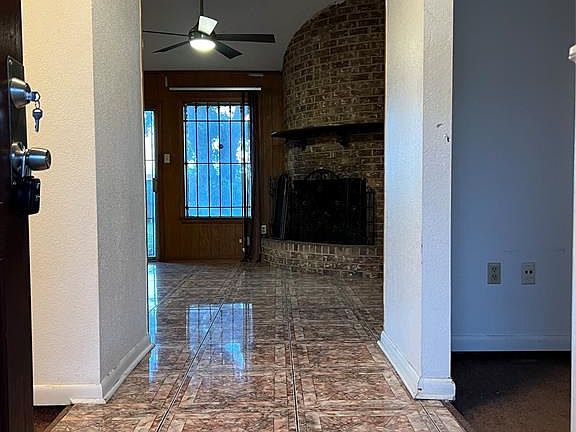 4th image of 602 N Sparrow Way