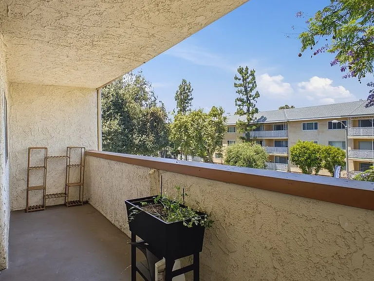 2444 E Del Mar Blvd #305 — Photo 10
