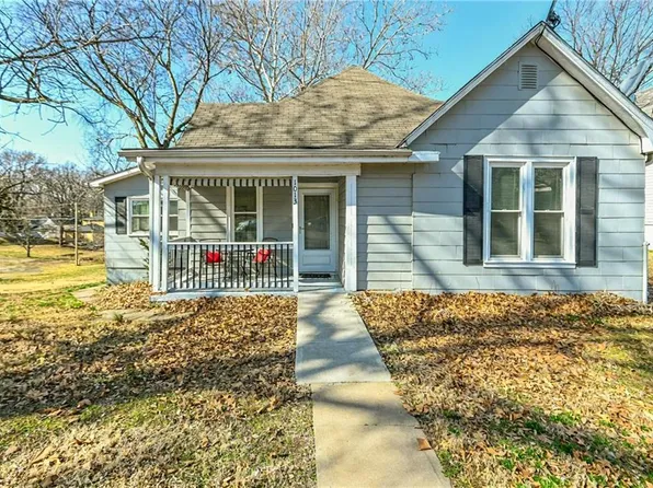 1013 S 4th St, Atchison, KS 66002