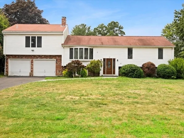 48 Saddle Dr, Bridgewater, MA 02324