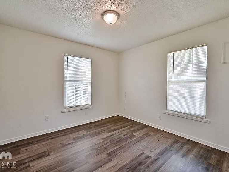 404 Lanola Ct — Photo 16