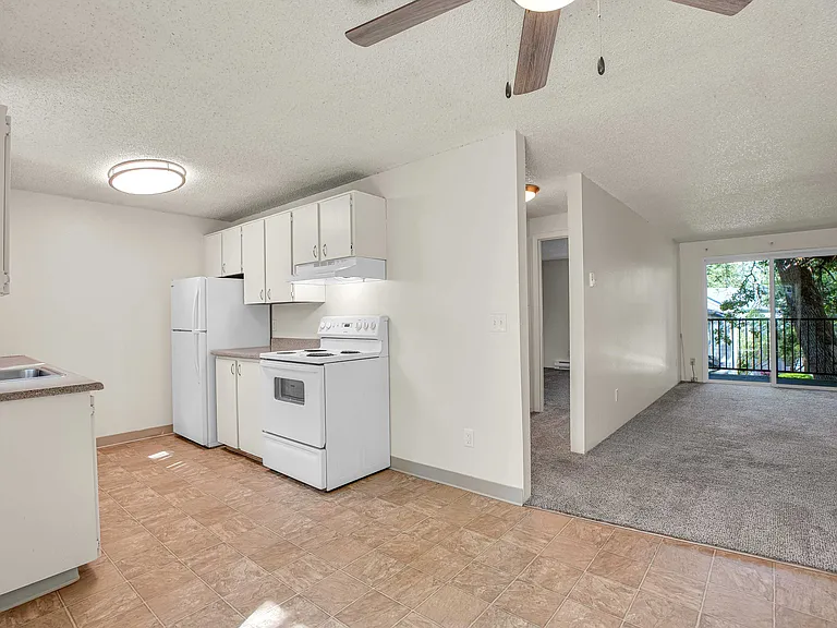 Riverview Apartments — Photo 16
