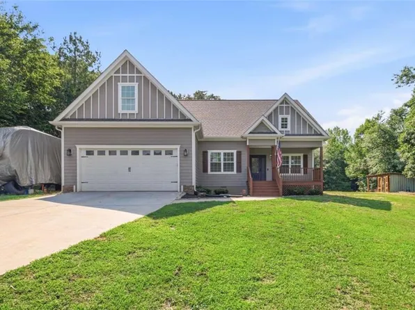 63 Pace Rd, Toccoa, GA 30577
