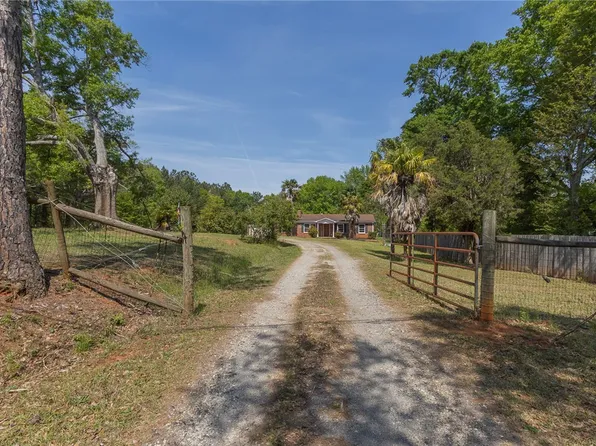 820 Travis Rd, Anderson, SC 29626