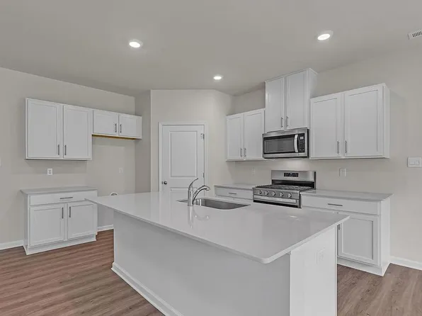 10 Dahlia Ct, Bayville, NJ 08721