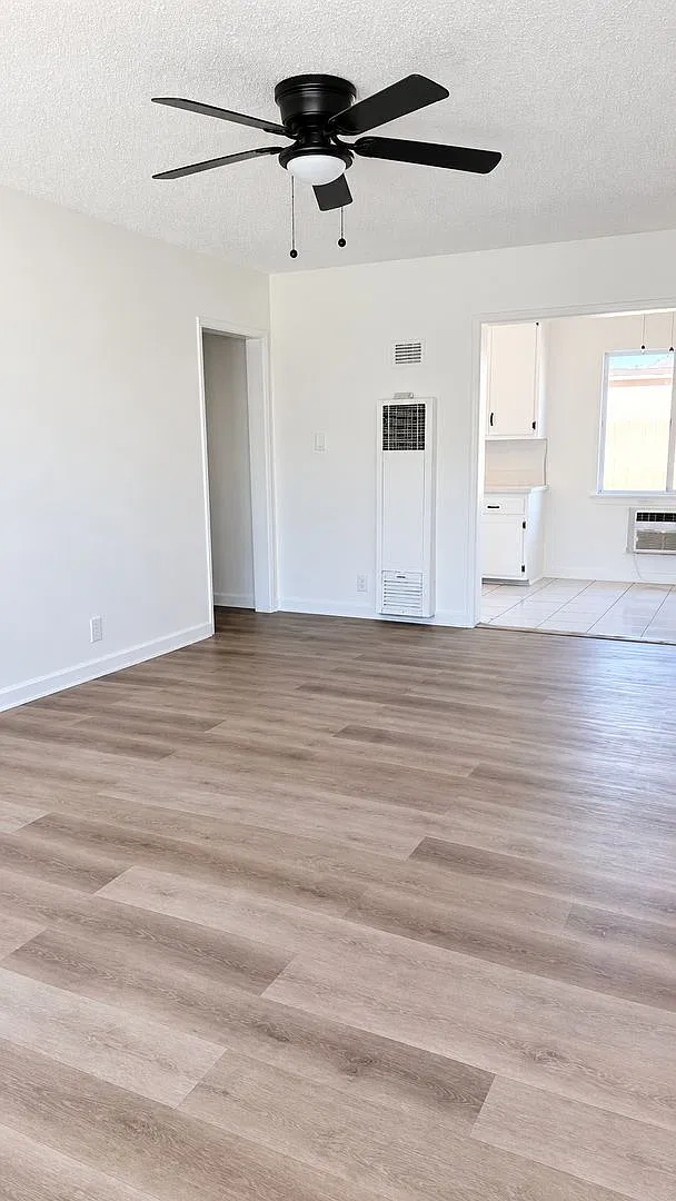 Tobias Garden Apartments — Photo 2