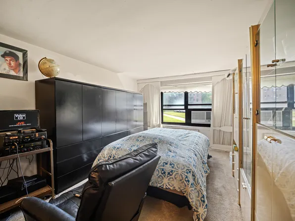 211-02 75th Avenue image 3 of 16