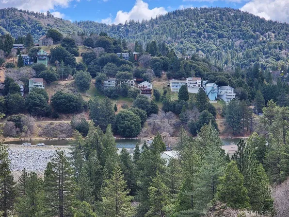 287 E Zermatt Dr #106, Crestline, CA 92325