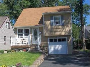 22 Maple Ln, Lake Hiawatha, NJ 07034