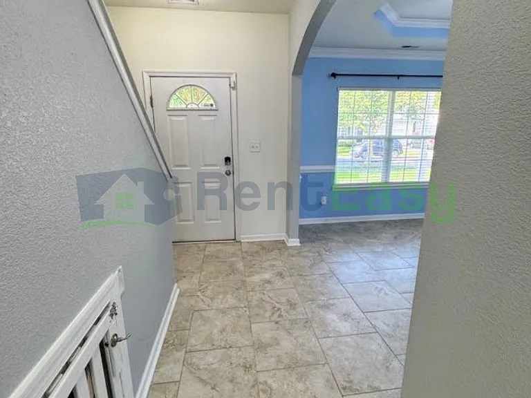 418 Munden Ave — Photo 3