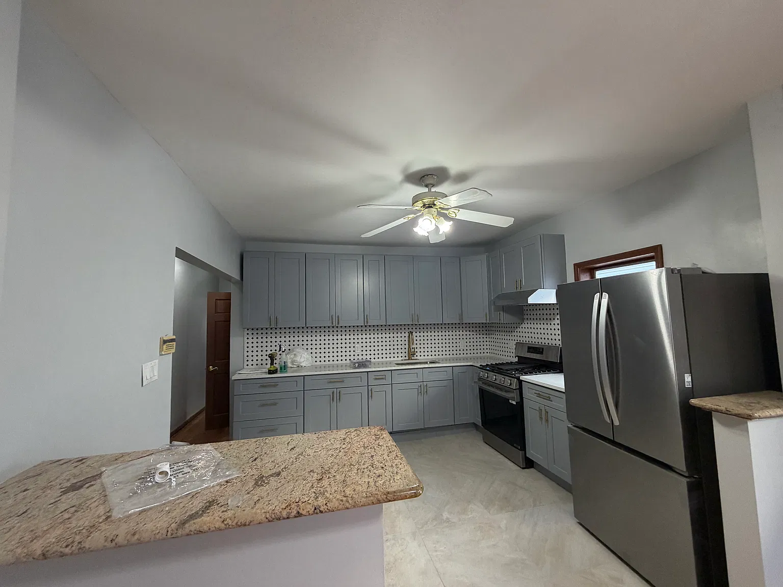 4 bed, 1000 sqft, $3,500 — Photo 3