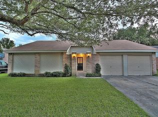 7611 Shoshone Dr, Baytown, TX 77521