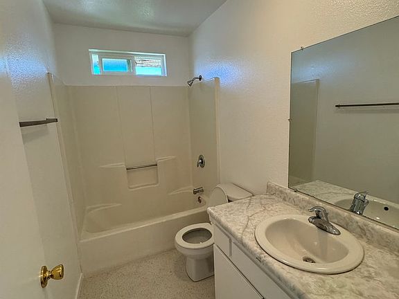 5th image of 118 W Boone St APT A8